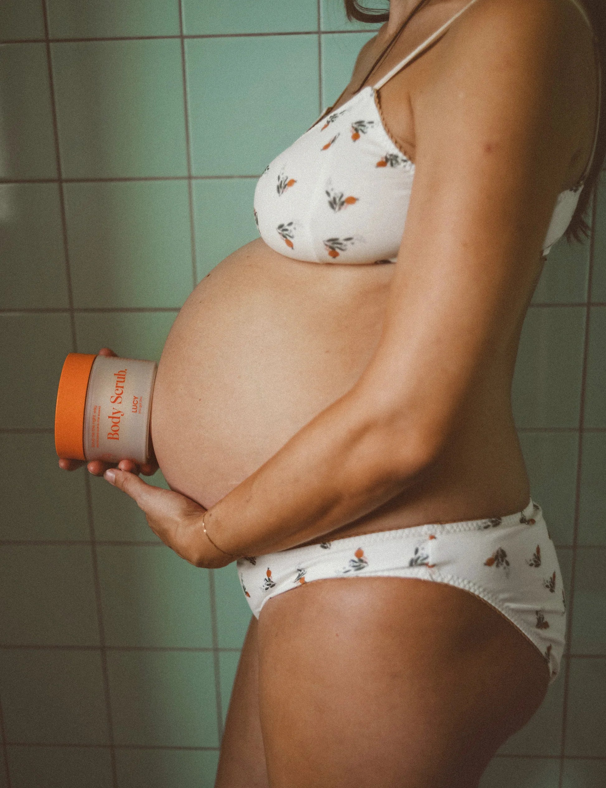 LUCY Body Scrub użycie opakowanie mama