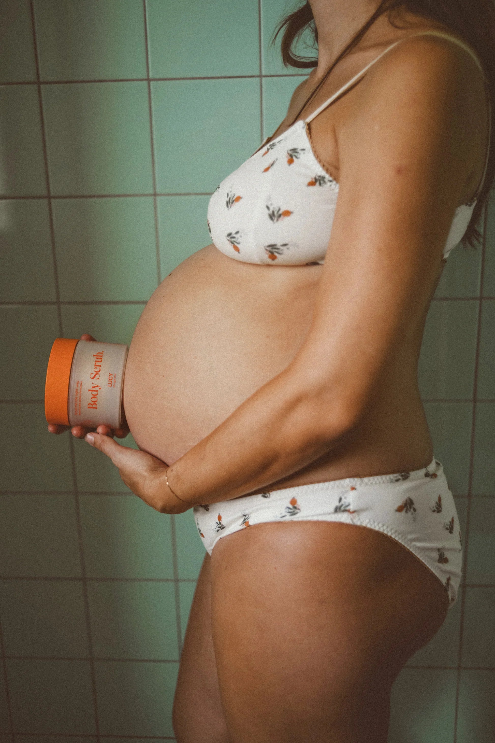LUCY Body Scrub użycie opakowanie mama