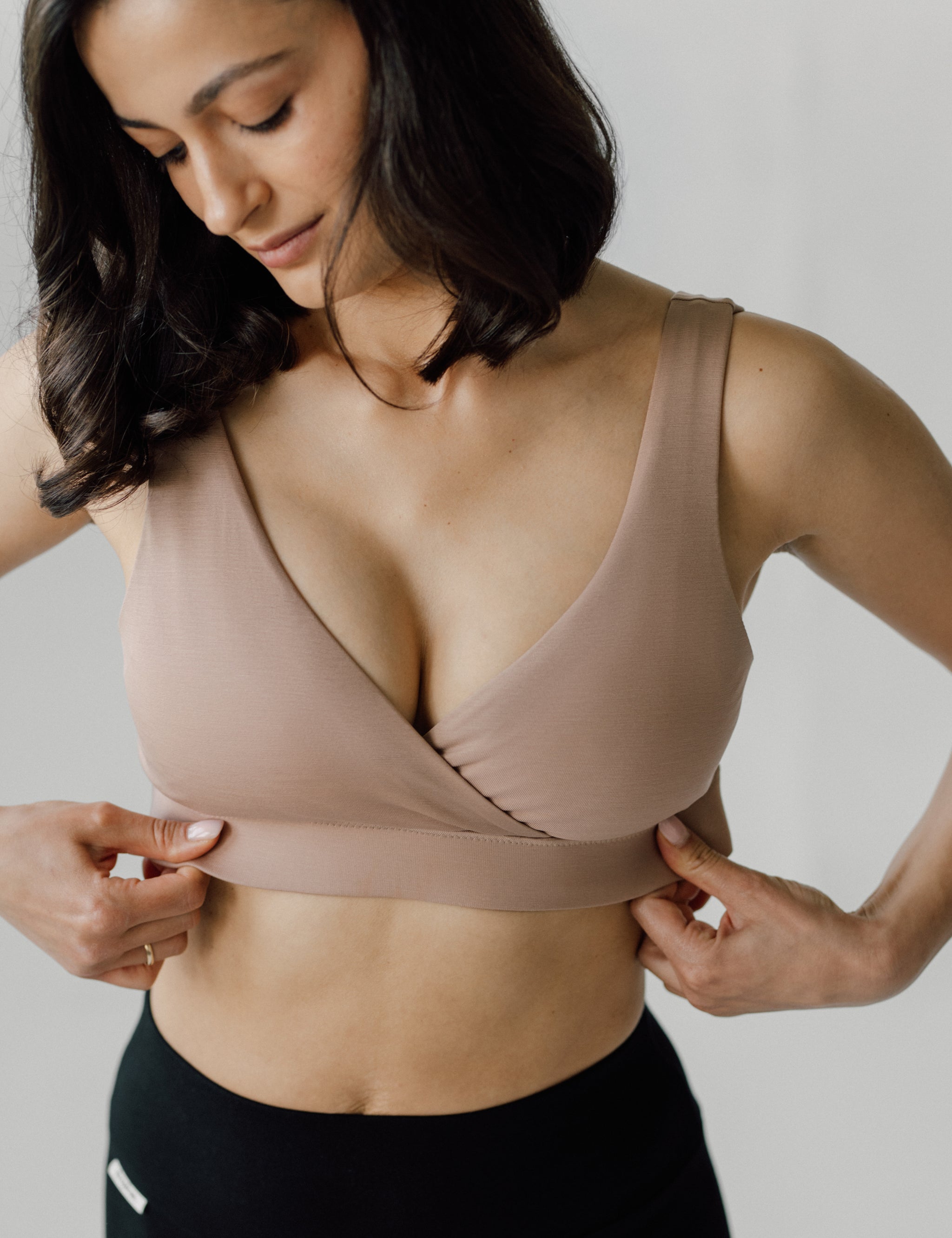 dropless. soft bra - beżowy modelka