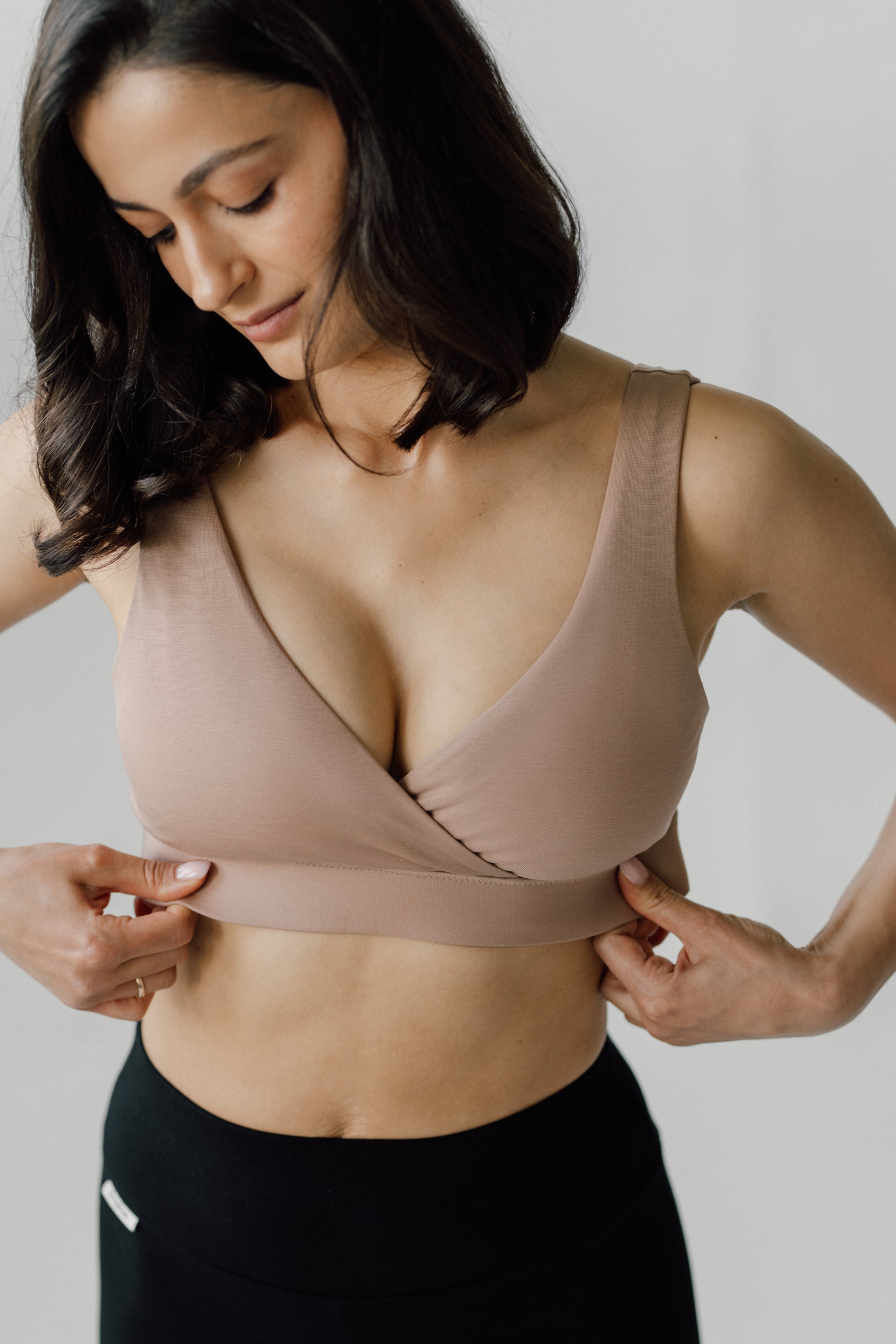 dropless. soft bra - beżowy modelka