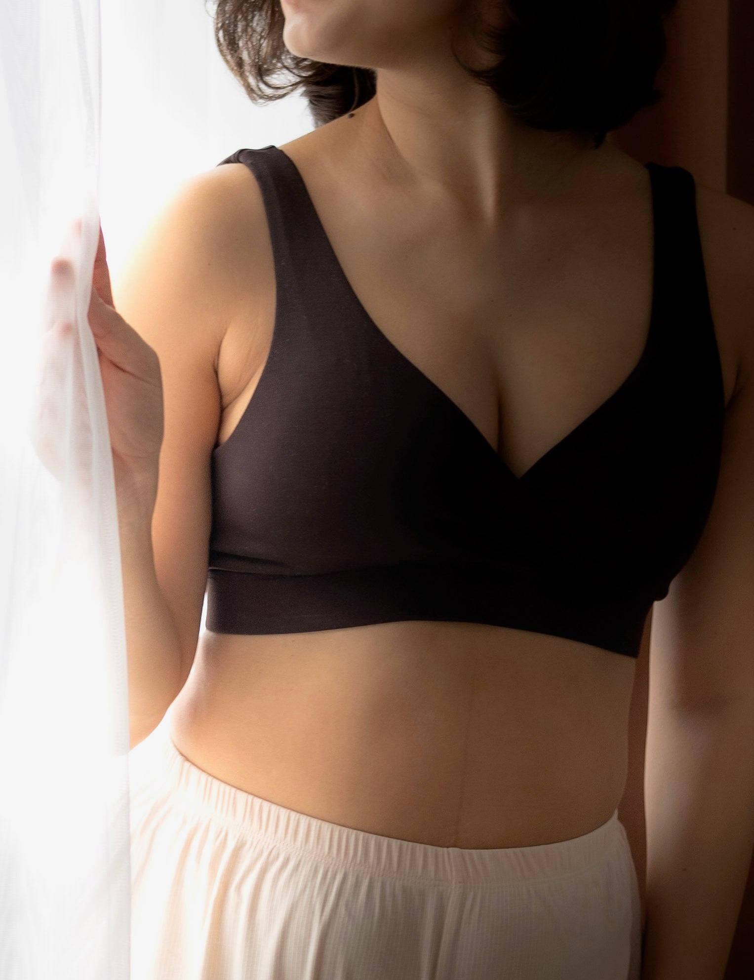 dropless. soft bra -  chocolate brown modelka przodem