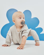 Smoczek pozycjonujący LUU Kids Lovely Gray szary dziecko