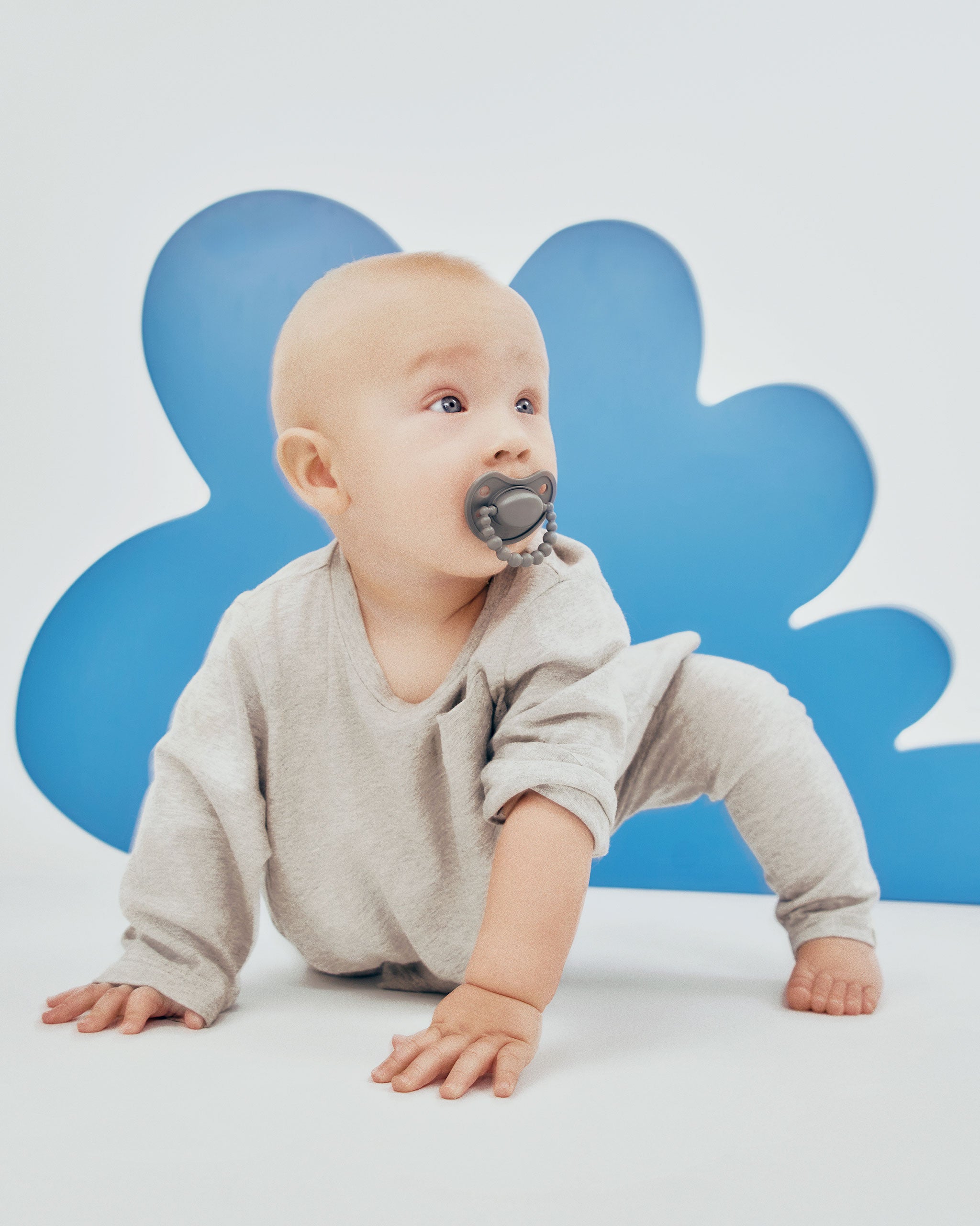 Smoczek pozycjonujący LUU Kids Lovely Gray szary dziecko